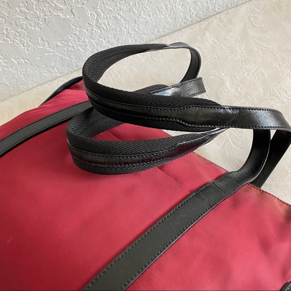 Prada red nylon shoulder bag - Picture 9 of 15